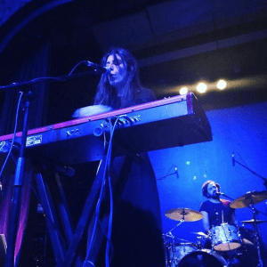 julia-holter-stage
